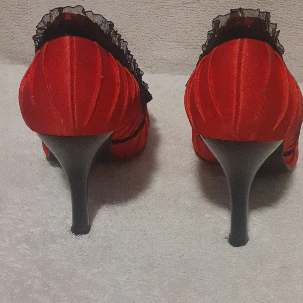 Shoes - Picture 4 of 5